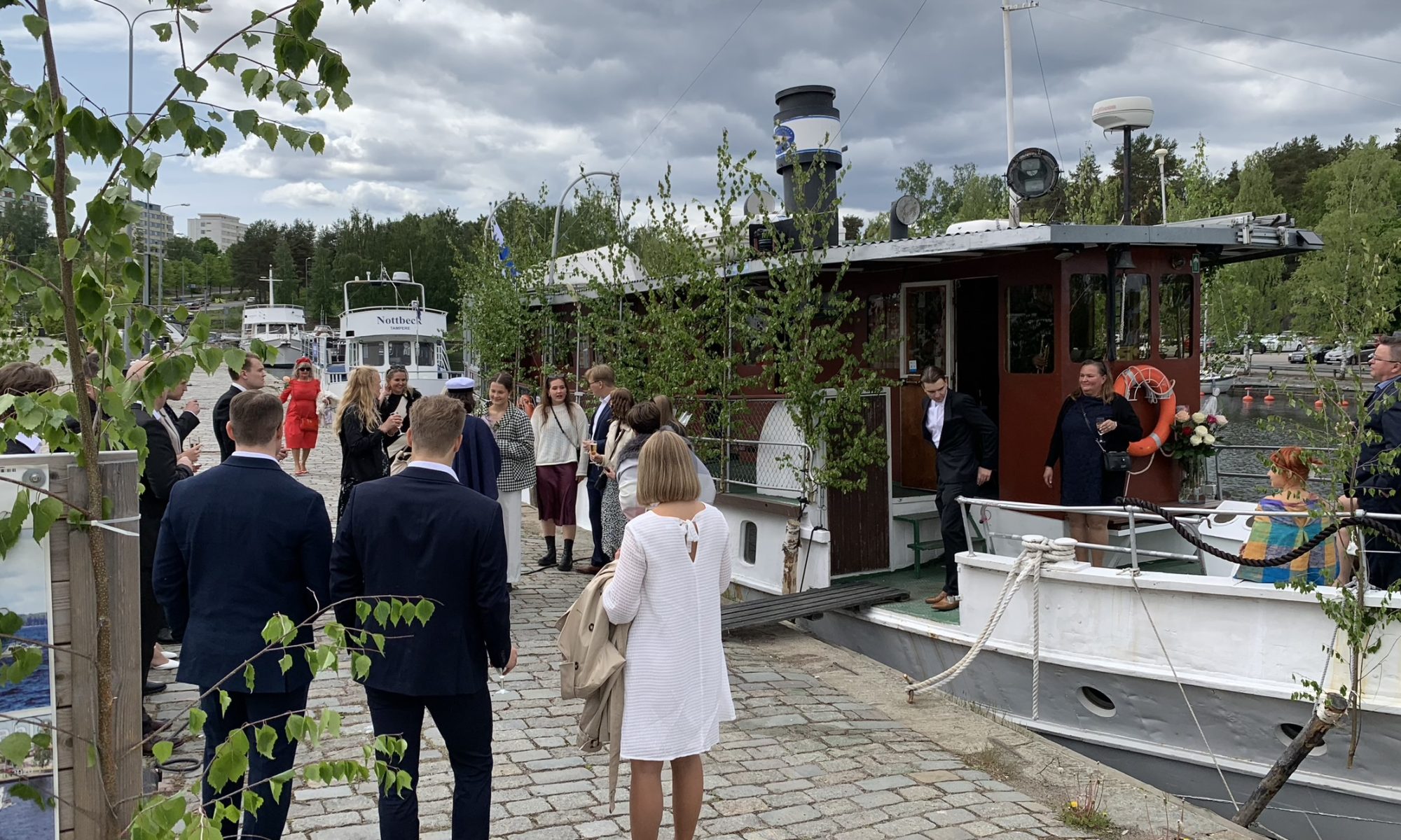 Edullinen Juhlatila. Särkänniemen vieressä. Omat joumat tervetulleita.